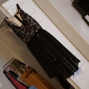 Sequin Hearts Juniors Women's Lace Sleeveless Romper Dress, Black Size 3